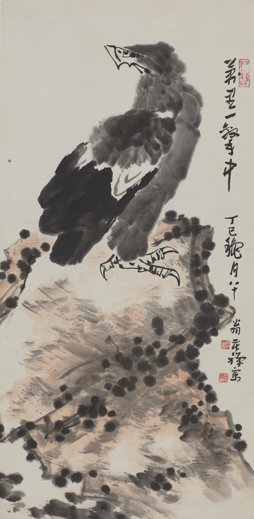 <h2>万里一击中</h2><p>作者：李苦禅</p><p>创作年代：1977年</p><p>规格：132cm×66cm</p>品类：中国画</p>